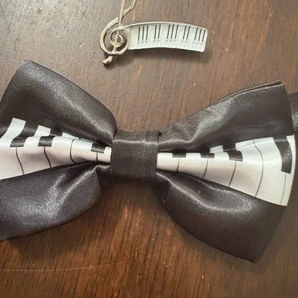 Musical Note and Piano Key Socks Set,tie,bow tie,pin in gift box 5 piece set - Picture 3 of 17